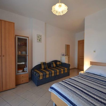 Apartments & Room Matic Malinska Exterior foto