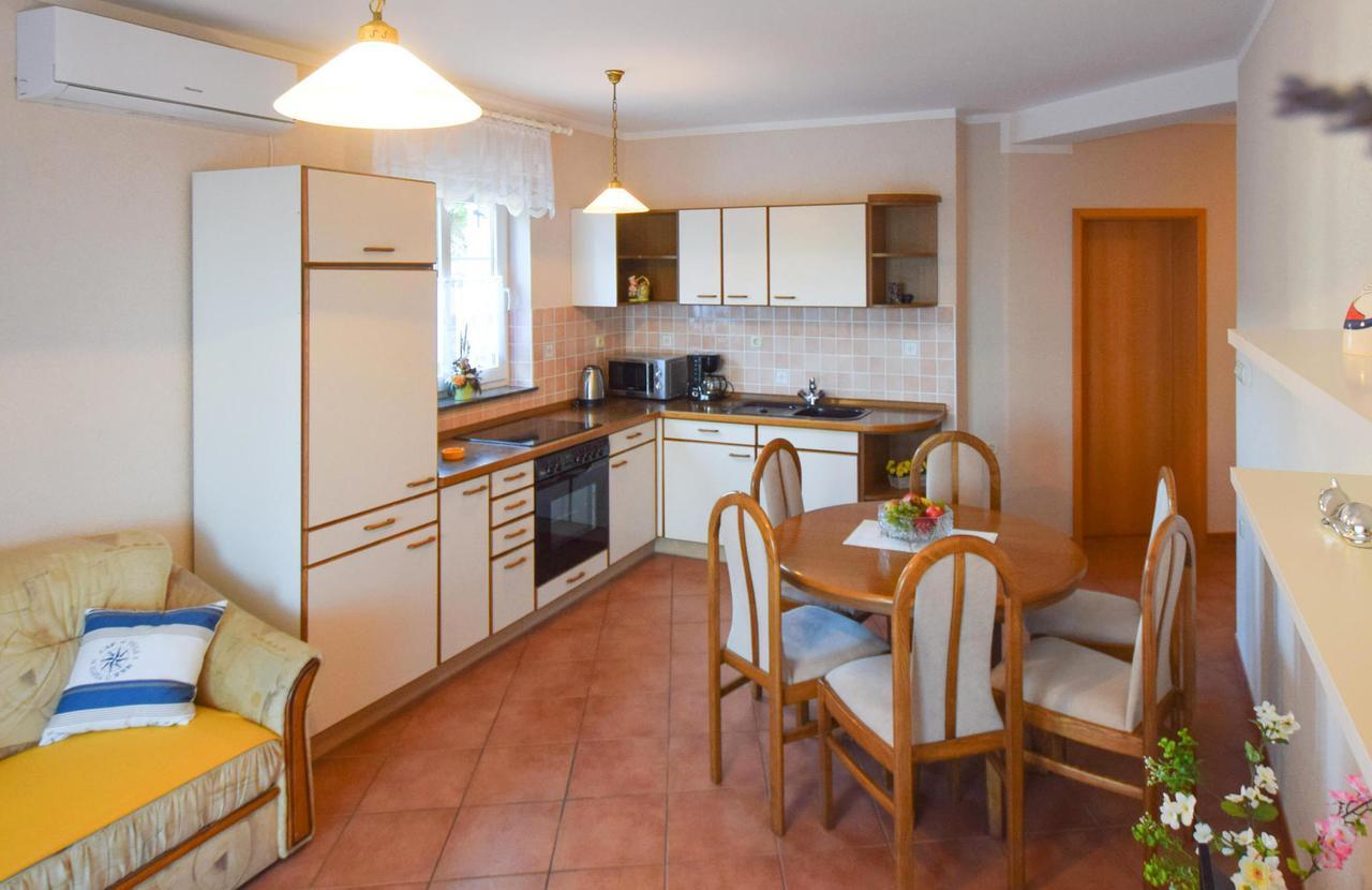 Apartments & Room Matic Malinska Exterior foto