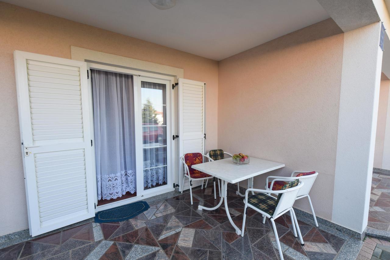 Apartments & Room Matic Malinska Exterior foto