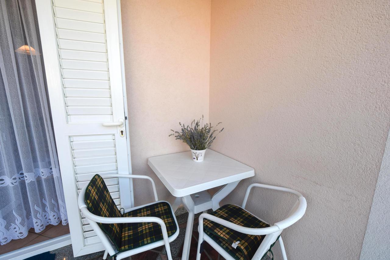 Apartments & Room Matic Malinska Exterior foto