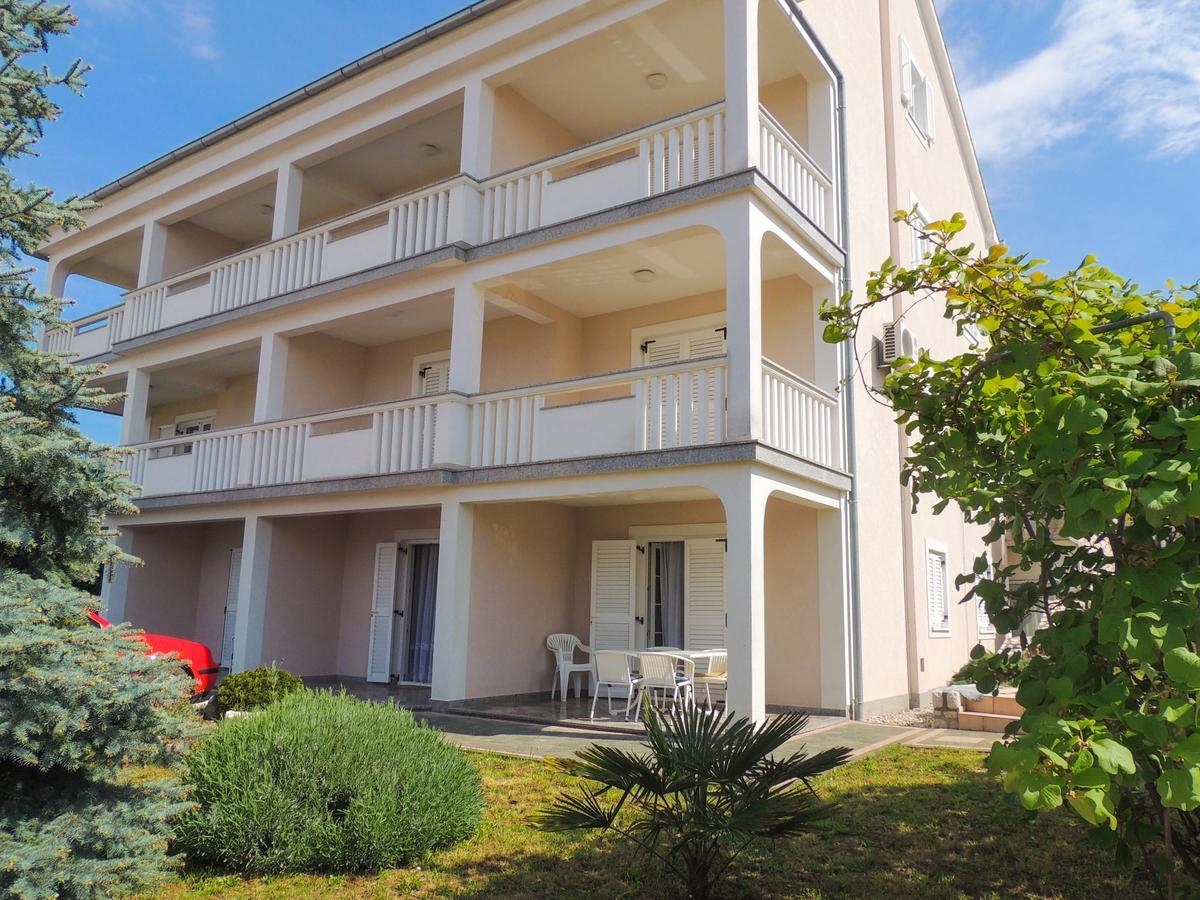 Apartments & Room Matic Malinska Exterior foto