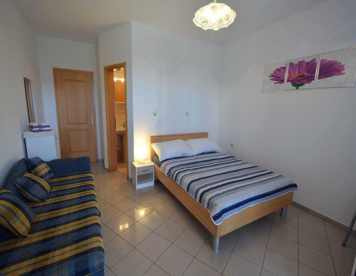 Apartments & Room Matic Malinska Exterior foto