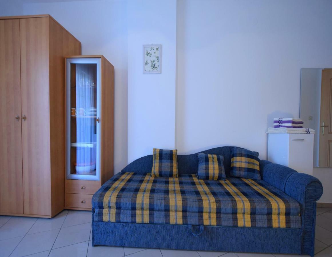 Apartments & Room Matic Malinska Exterior foto
